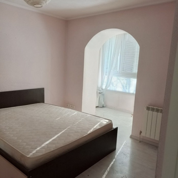 Фото Продам 3к квартиру на кв. Комарова, а/о, ремонт