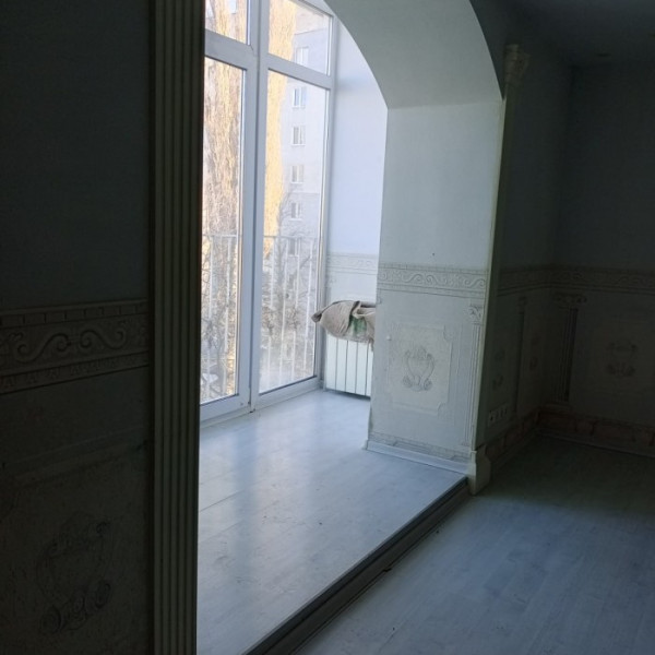 Фото Продам 3к квартиру на кв. Комарова, а/о, ремонт