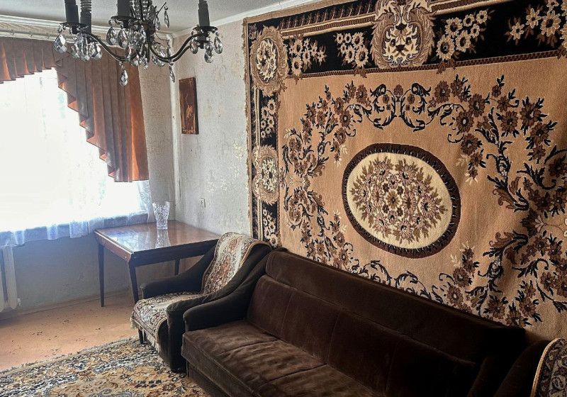 2-комнатная квартира, кв. 50-лет Обороны Луганска. Рядом находится Мед. университет