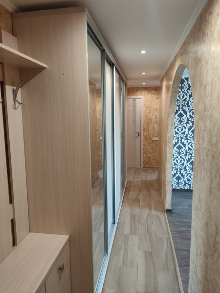 Продаётся трёхкомнатная квартира, 70 м²