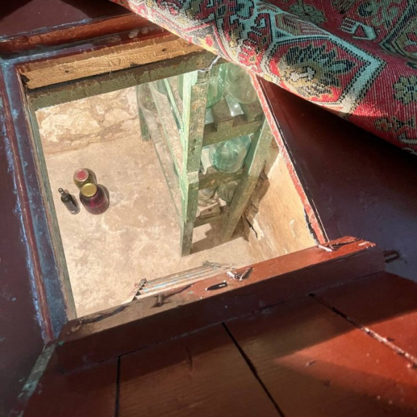 Фото Продам аккуратный флигель в общем дворе нижний Камброд , р- н угла Артема