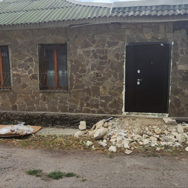 Фото Продам 2-а участка с домостроениями в городе Луганск улица Ленина