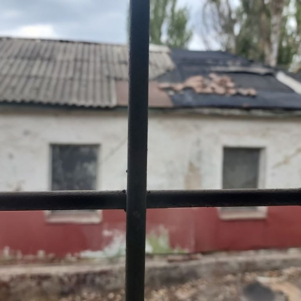 Фото Продам 2-а участка с домостроениями в городе Луганск улица Ленина