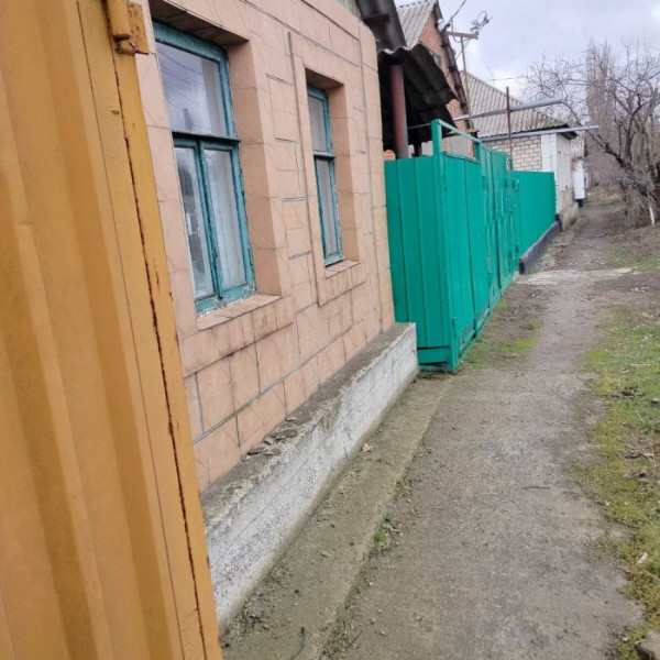Продам флигель в общем дворе, район кинотеатра Родина