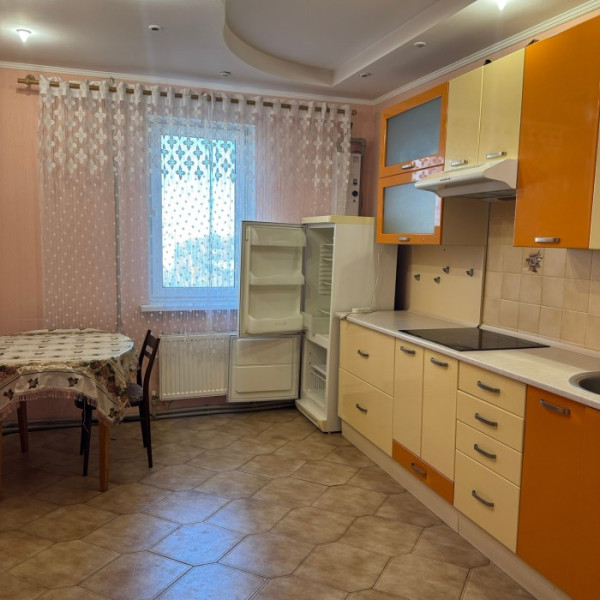 Продам 3-х комн квартиру с АО в городе Луганск квартал Гагарина
