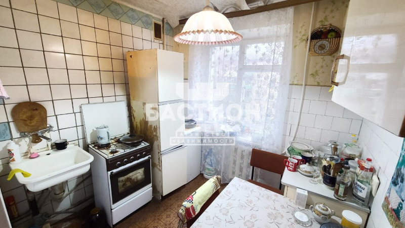 Фото 3-х комнатная квартира, квартал 50-летия Октября, 18 ID:2104243