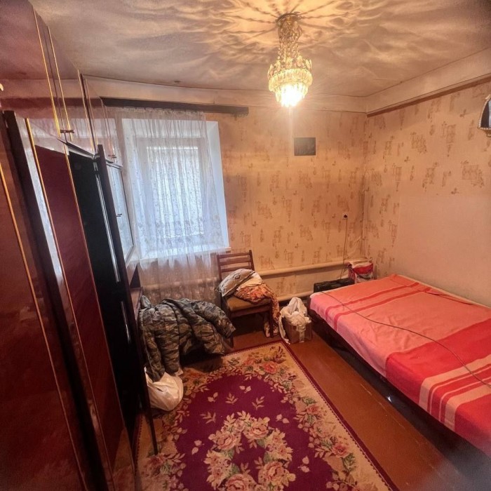 Фото Продам полдома в общем дворе улица Войкова, остановка Братьев Маховых.