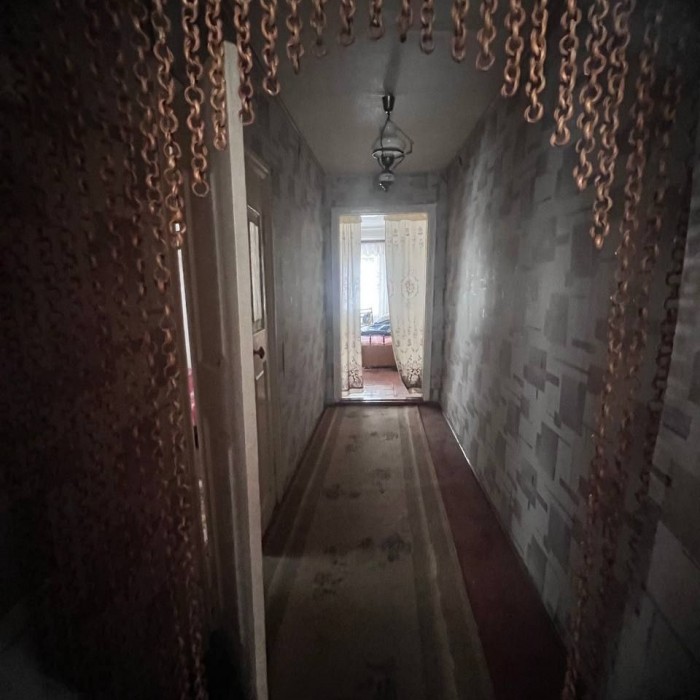 Фото Продам полдома в общем дворе улица Войкова, остановка Братьев Маховых.