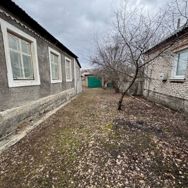 Фото Продам дом в Станице Луганской, ул. Лесная, общей площадью 76 м2.