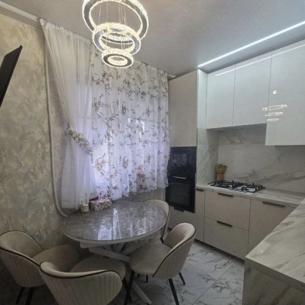 Продам 3к квартиру на кв. Пролетариата Донбасса,4/9эт