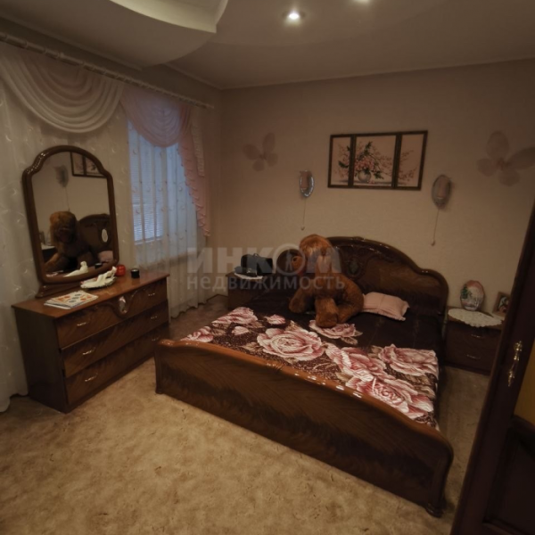 Фото Продам дом в центре, ул.Сосюры 232м2, 7 соток