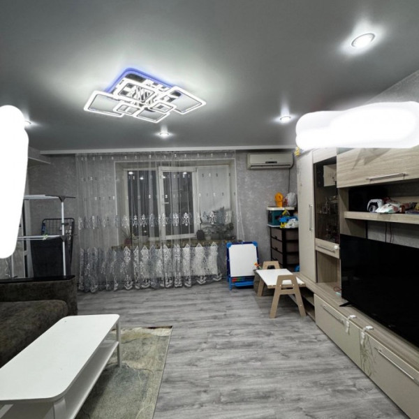 Продам двухкомнатную квартиру в районе городка ОР