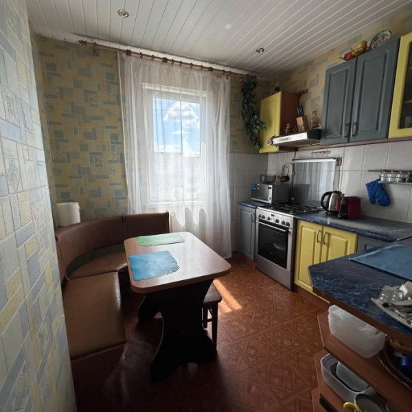 Продам 2-х комн квартиру в городе Луганск квартал Ленинского Комсомола