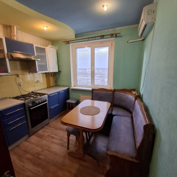 Продам 3-ком квартиру (по факту 4-к) на кв. Волкова