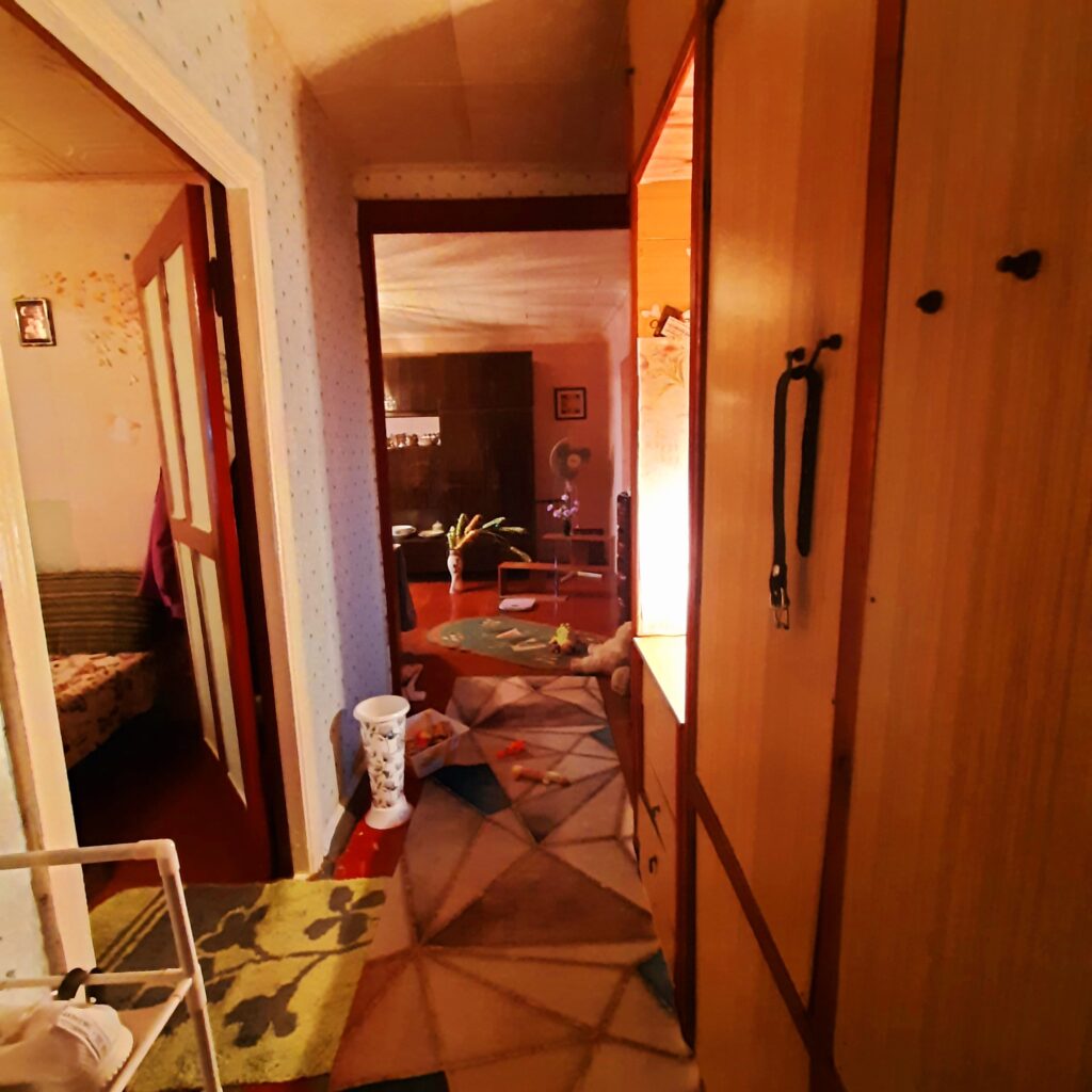 Фото №989 Продаётся 3 комн. кв-ра “Сталинка” с Автономным отоплением, р-н ресторана”Бульвар”