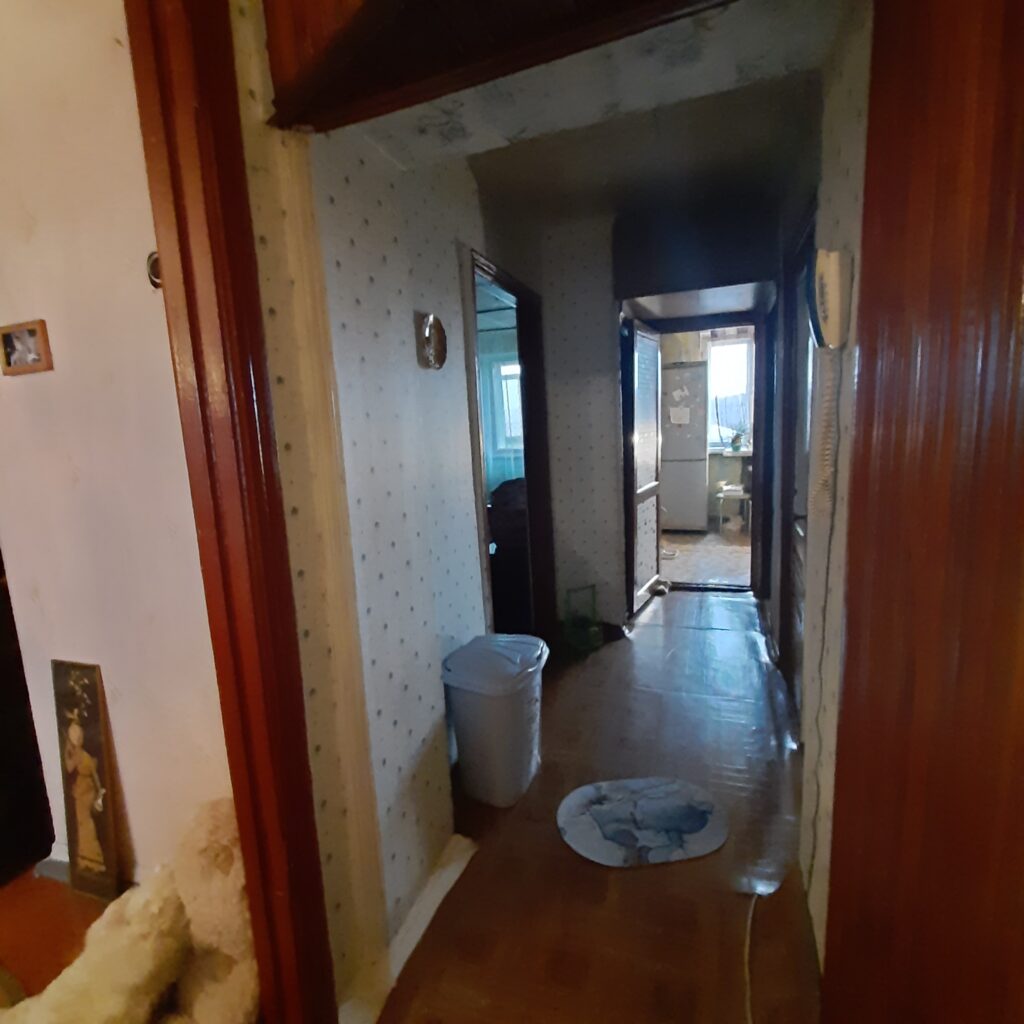 Фото №989 Продаётся 3 комн. кв-ра “Сталинка” с Автономным отоплением, р-н ресторана”Бульвар”