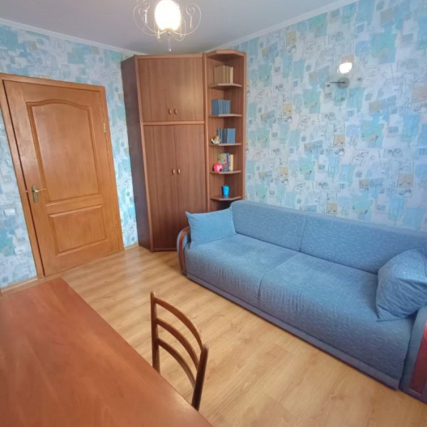 Фото Продам 4-к квартиру на кв. 50 лет Октября, г. Луганск