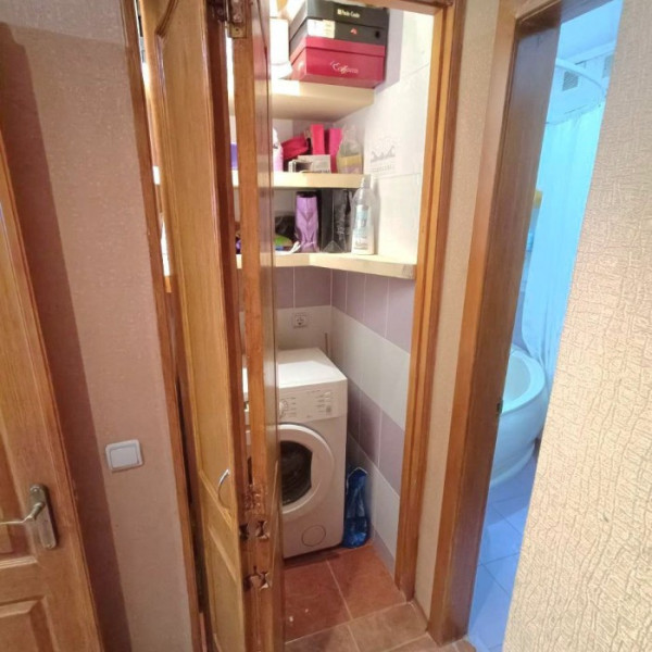 Фото Продам 4-к квартиру на кв. 50 лет Октября, г. Луганск