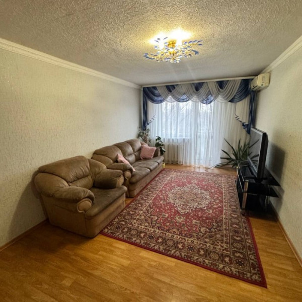 Фото Продам 4 комнатную квартиру в Станице Луганской (5-я Линия)