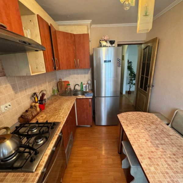Фото Продам 4 комнатную квартиру в Станице Луганской (5-я Линия)