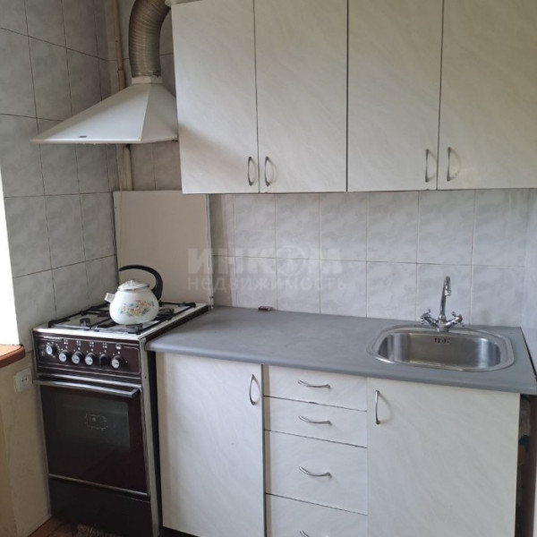 Продам 3-х комн квартиру в городе Луганск квартал Гаевого