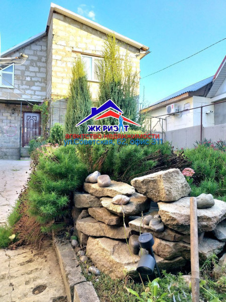 Двухэтажный дом на улице Черноморская