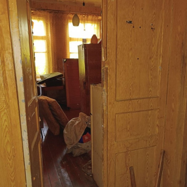 Фото Продам комнату 20 кв.м., в коммунальной 3-х комнатной квартире на ул. Лутугинской ( р-н магазина "Луганские деликатесы")