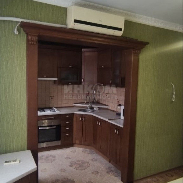 Продам 4к 50-лет Октября с А.О.