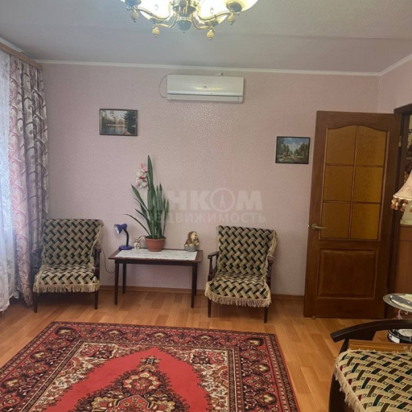 Фото Продам 2к ул Зозулина на против Спара