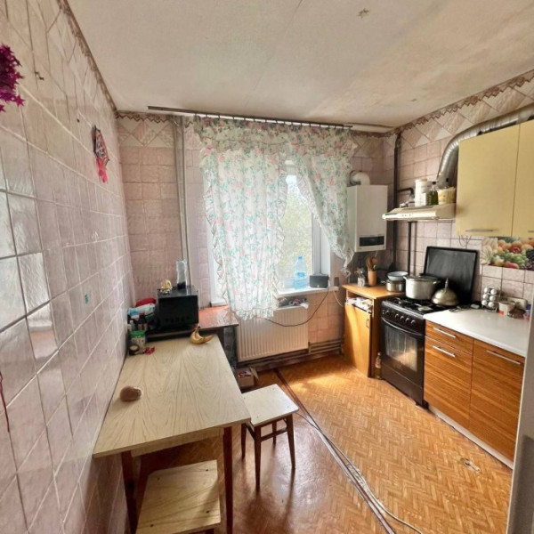 Фото Продам 4-кк с АВТОНОМНЫМ ОТОПЛЕНИЕМ на кв Якира ( район маг. Универсам