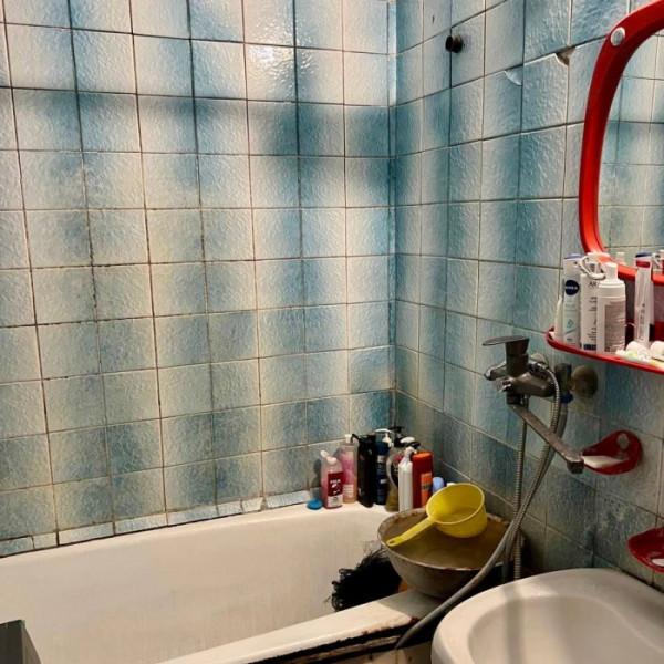 Фото Продам 4-кк с АВТОНОМНЫМ ОТОПЛЕНИЕМ на кв Якира ( район маг. Универсам