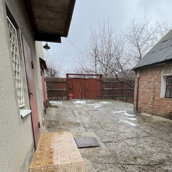 Фото Цена снижена до 9,7 млн. руб.!!! Продам 2- х этажный дом и флигель в г. Луганск, ул. Гоженко (Артемовский р- н)