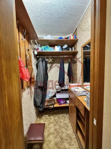Фото 2 комнатная 56м2 1/5эт кв. Солнечный Кухня с выходом на Балкон 12,2м2. Застеклён, м/пластик. Выведен - Объект №475