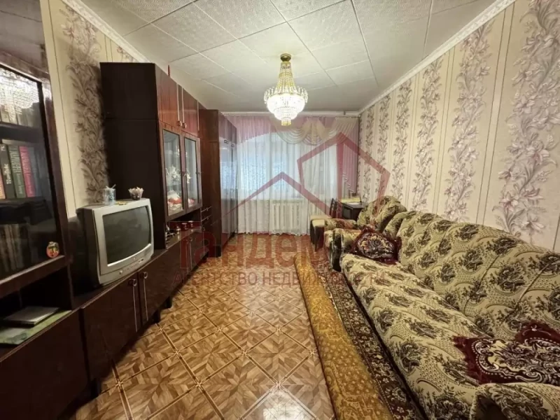 Фото 2 комнатная 56м2 1/5эт кв. Солнечный Кухня с выходом на Балкон 12,2м2. Застеклён, м/пластик. Выведен - Объект №475
