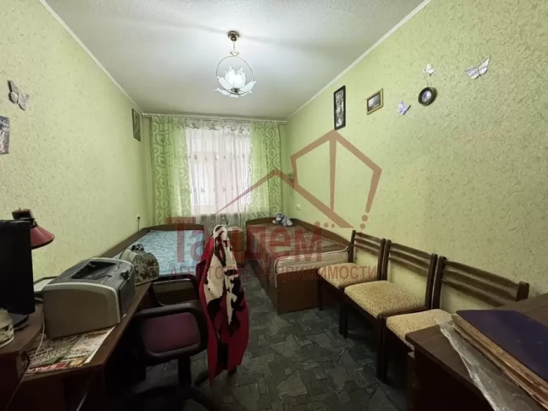 Фото 2 комнатная 56м2 1/5эт кв. Солнечный Кухня с выходом на Балкон 12,2м2. Застеклён, м/пластик. Выведен - Объект №475