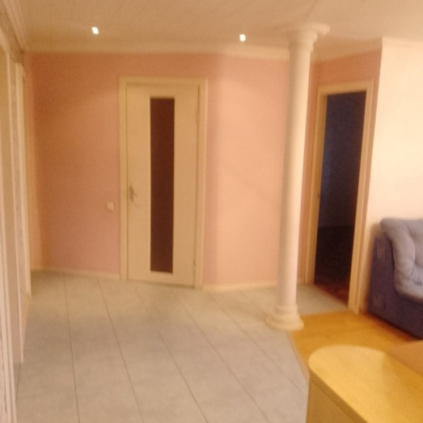 Фото № 7037 Продам 3х комн. квартиру в р-не маг. "Парус"