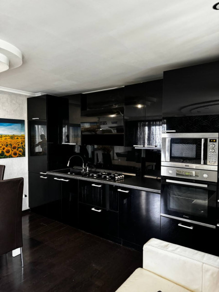 Фото Продаётся двухкомнатная квартира, 58,7 м²