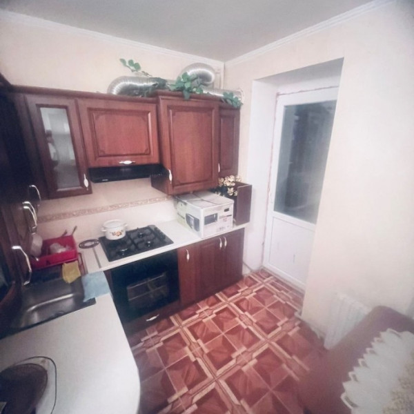 Продам 2 х комнатную квартиру кв. Алексеева.