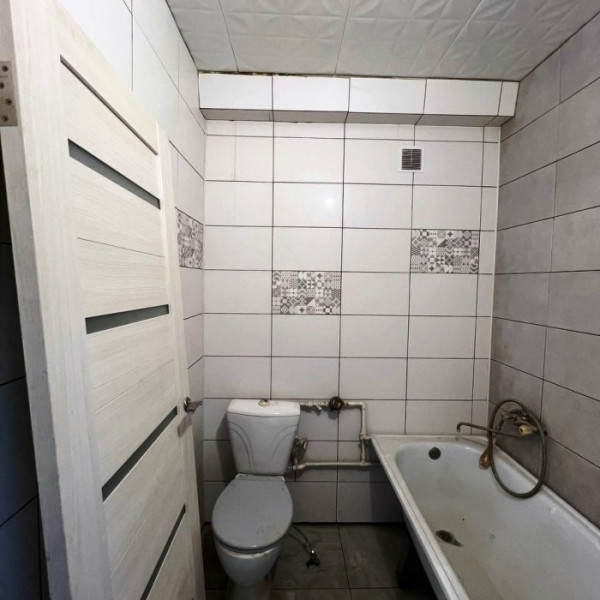 Фото № 6822 Продам 1 комн. квартиру в р-не маг. "Айсберг"