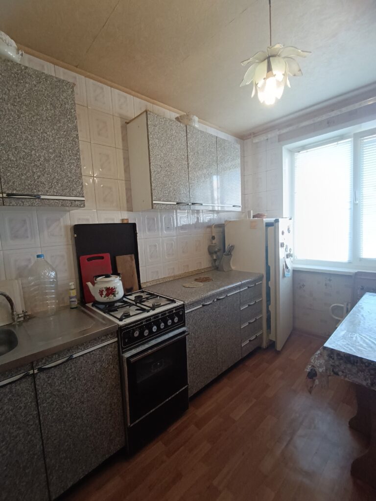 Фото №1069 Продается 3-х комнатная квартира по ул. Сарматской в р-не Центра занятости.