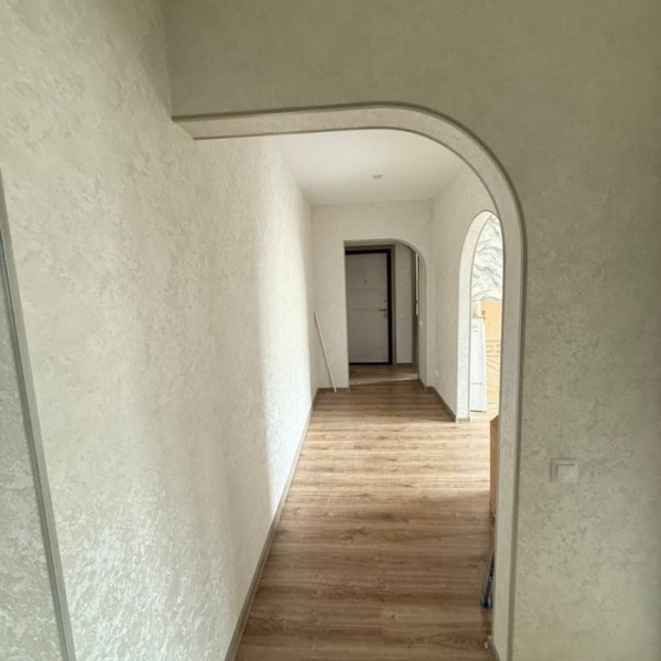 Фото Продам 3-х комн квартиру в городе Луганск 1-й Микрорайон