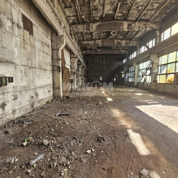 Фото Продам Помещения 2253м2 и 1га земли на территории завода Ленина