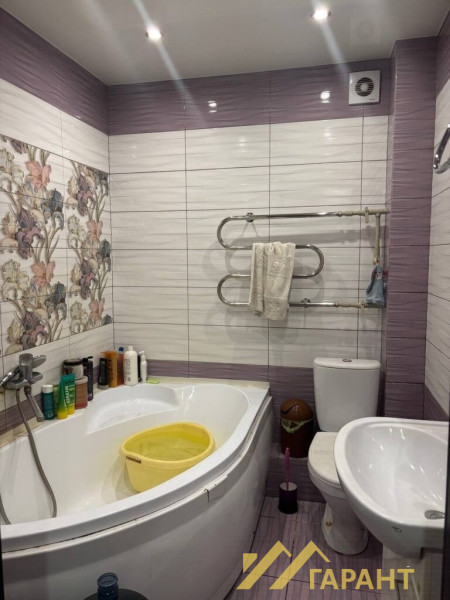 Фото 2-к крупногабаритная с 2 балконами г.Алчевск#1396