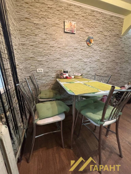 Фото 2-к крупногабаритная с 2 балконами г.Алчевск#1396