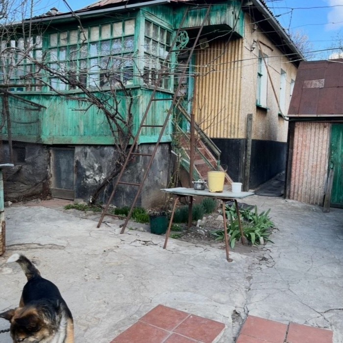 Фото Продаётся жилой дом в центре Луганска, район Динамо, ул. Профессиональная.
