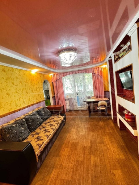 Фото Сдам посуточно 2-х комнатную квартиру (г. Стаханов, ул. Хруничева, 3)