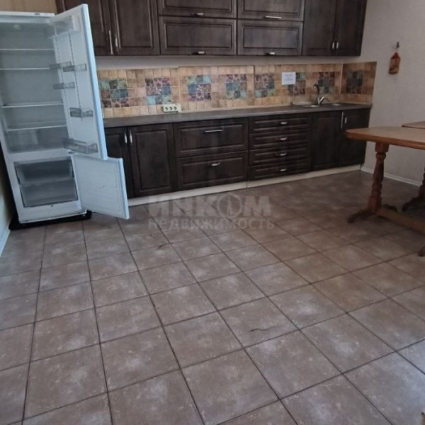 Фото Продам или Сдам 1320м2 рн Пингвин басейн