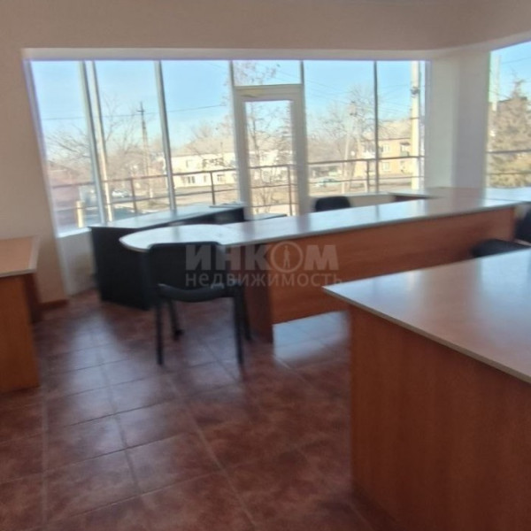 Продам или Сдам 1320м2 рн Пингвин басейн