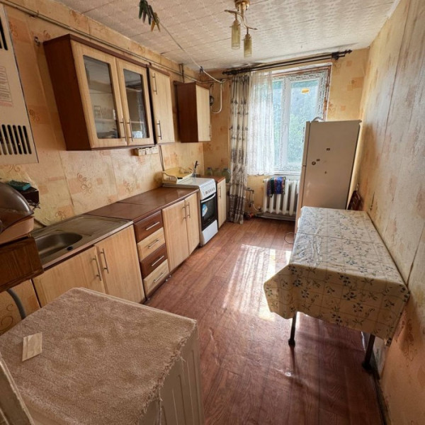 Продам 3- х комнатную квартиру 1/4 эт. в Станице Луганской по ул. 5-я Линия