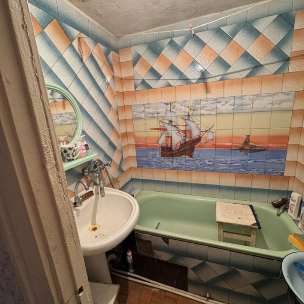 Фото Продам 3- х комнатную квартиру 1/4 эт. в Станице Луганской по ул. 5-я Линия